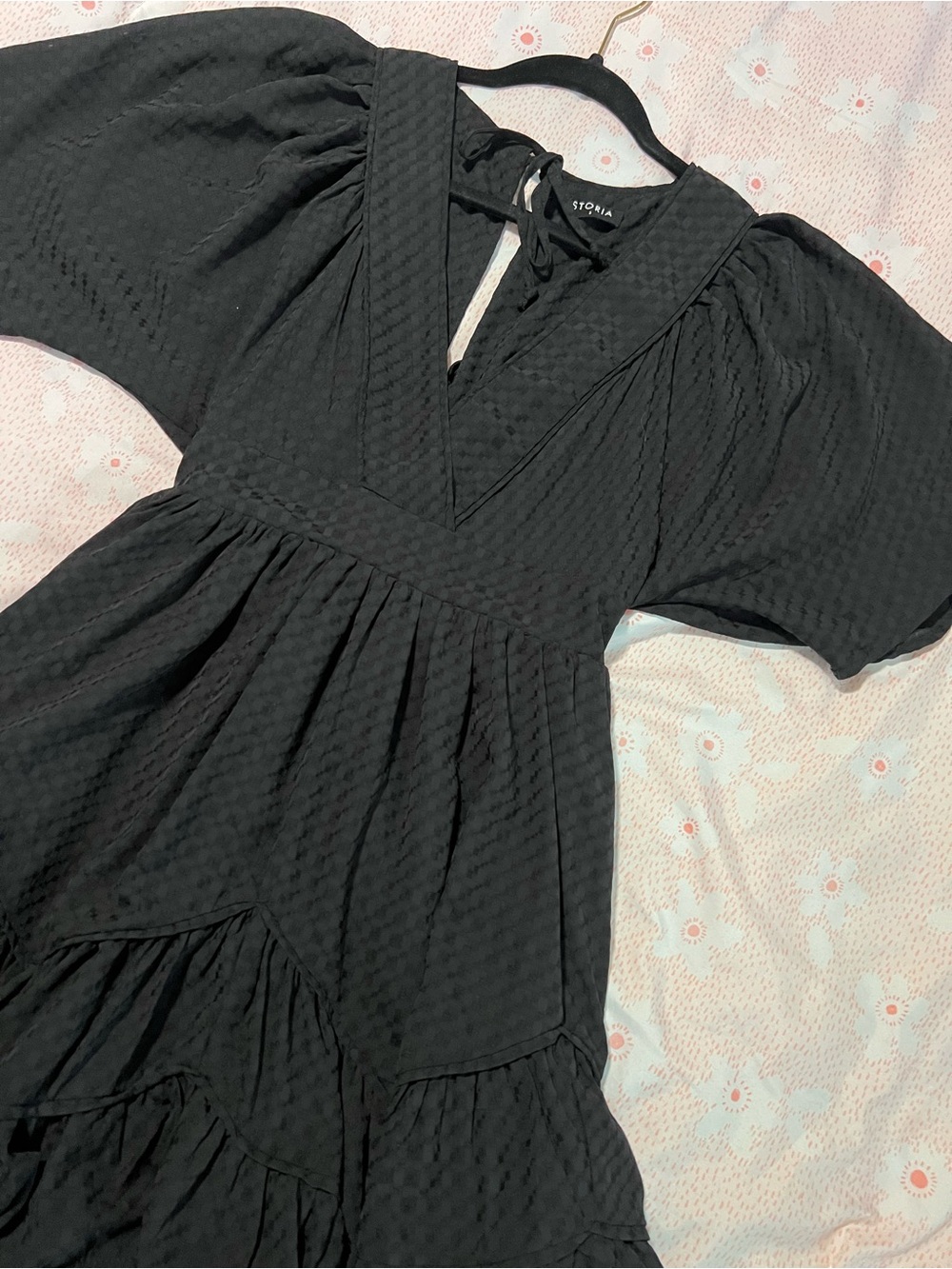 Storia Black Deep V-Neck Kimono Bat Sleeve Ruffle Tiered Dress Tie Back Small